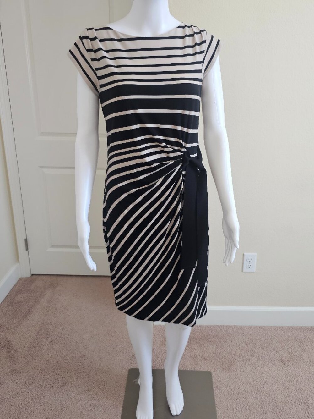 JUST TAYLOR Striped Wrap Midi Dress Tie Waist Career Casual Beige Black Size 6